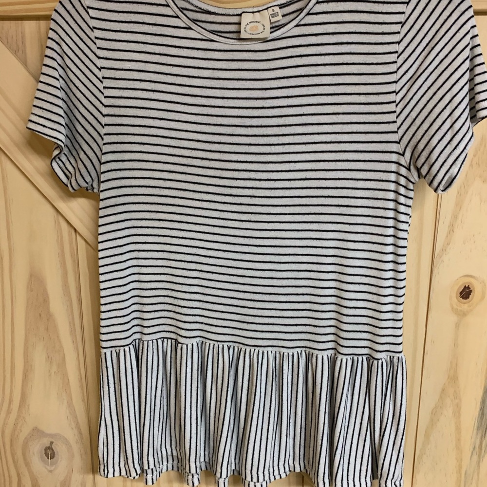 Top - Picture 2 of 4